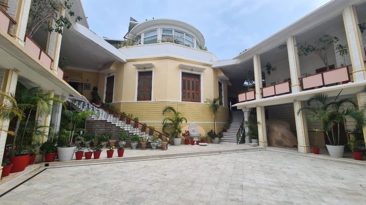 Kesar Bhawan Palace Mount Abu Exterior photo